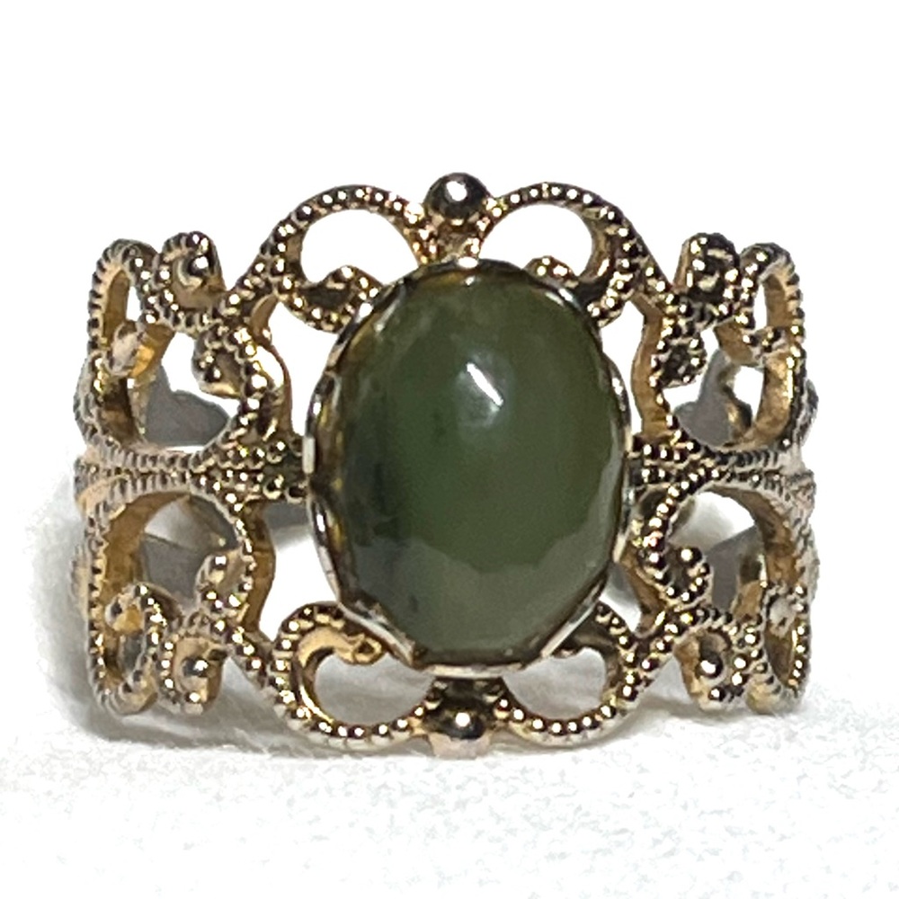 Goldtone Filigree Oval Green Cabachon Setting SZ 8+ Adjustable Fashion Ring